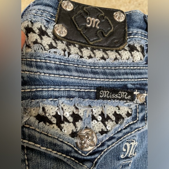 MISS ME- Low Rise Straight Leg Jean - Picture 5 of 9